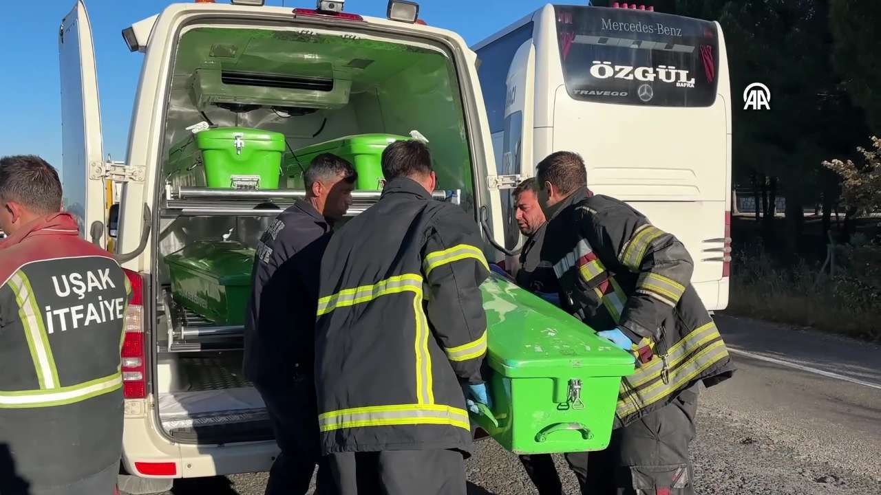 Uşak'ta Hurdaya Dönen Cip 1 Kişiye Mezar Oldu 9
